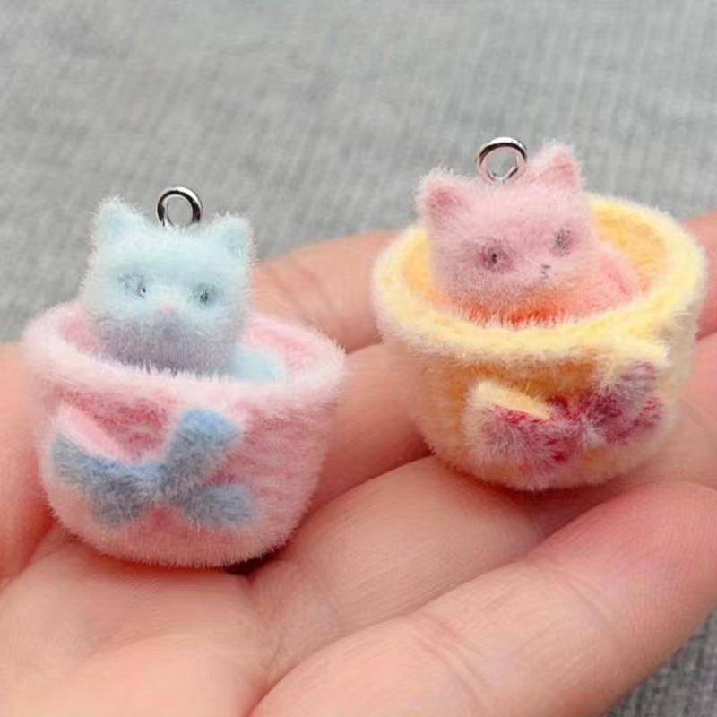 Resin - 4 buah liontin kucing resin 3D,